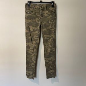 American Eagle | Camo Super Stretch Jeggings Size 4